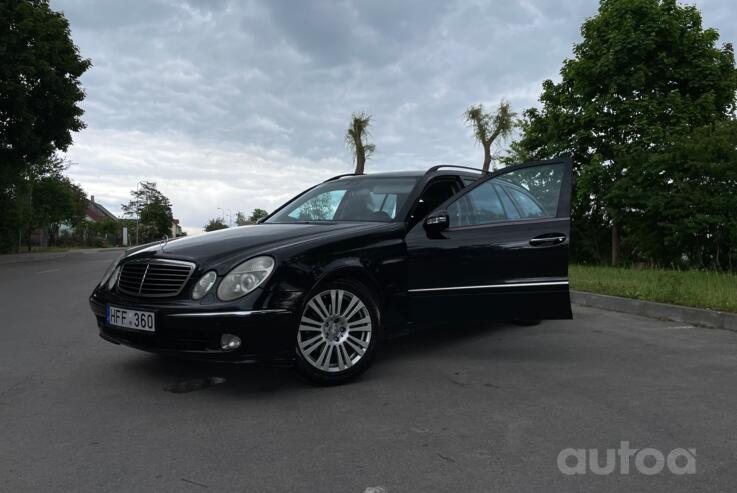 Mercedes-Benz E-Class W211 Sedan
