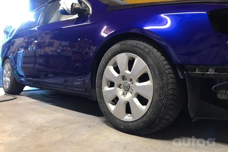 Volkswagen Passat B6 wagon 5-doors