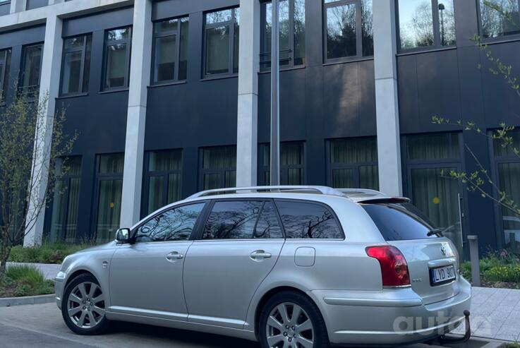 Toyota Avensis 2 generation wagon