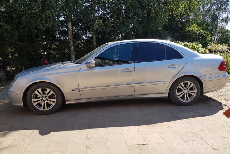 Mercedes-Benz E-Class W211 Sedan