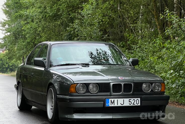 BMW 5 Series E34 Sedan