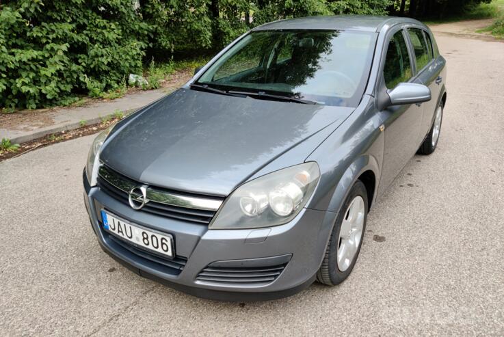 Opel Astra H Hatchback