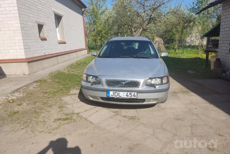 Volvo V70 2 generation wagon