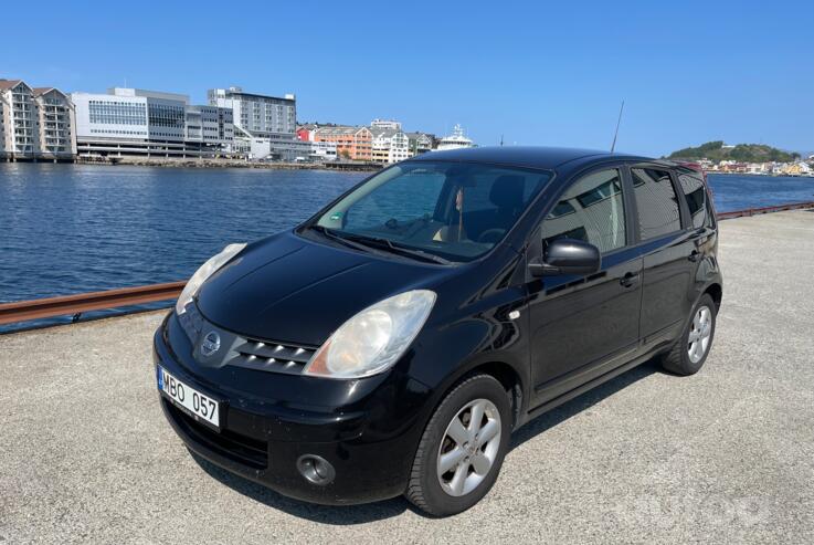 Nissan Note E11 Hatchback