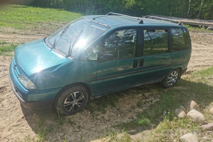 Peugeot 806 221 Minivan
