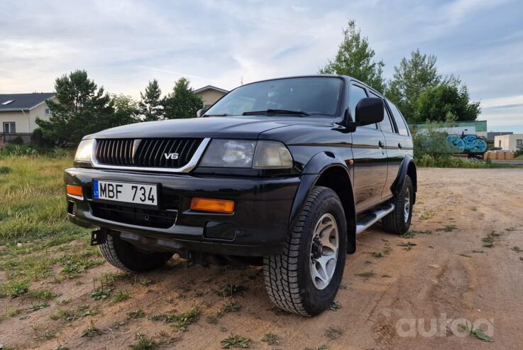 Mitsubishi Pajero Sport 1 generation SUV
