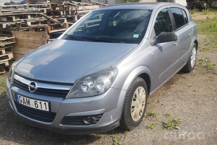 Opel Astra H Hatchback