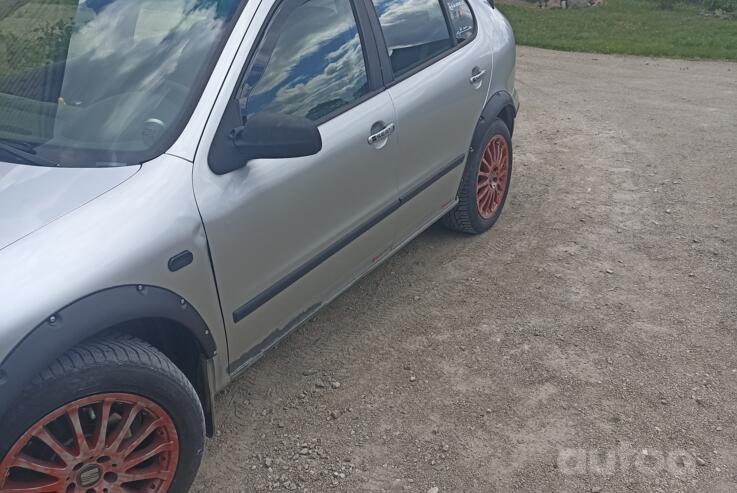 SEAT Leon 1 generation Hatchback