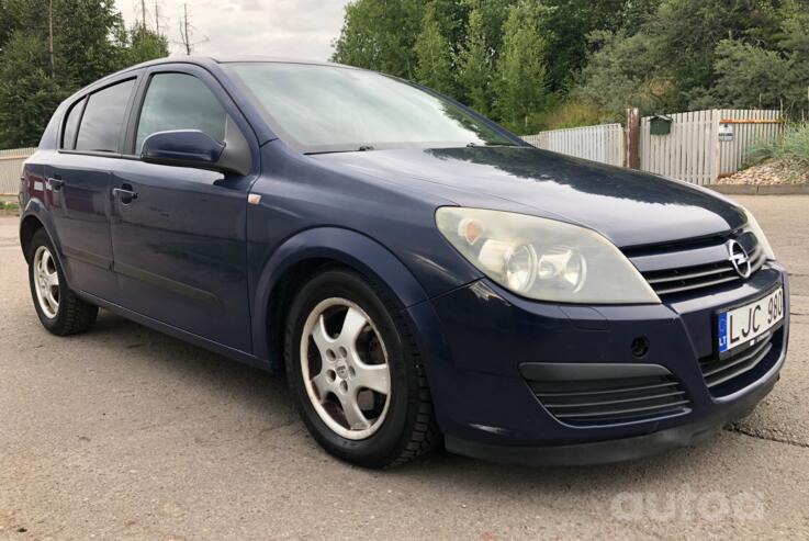 Opel Astra H Hatchback