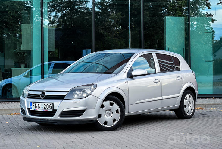 Opel Astra H Hatchback