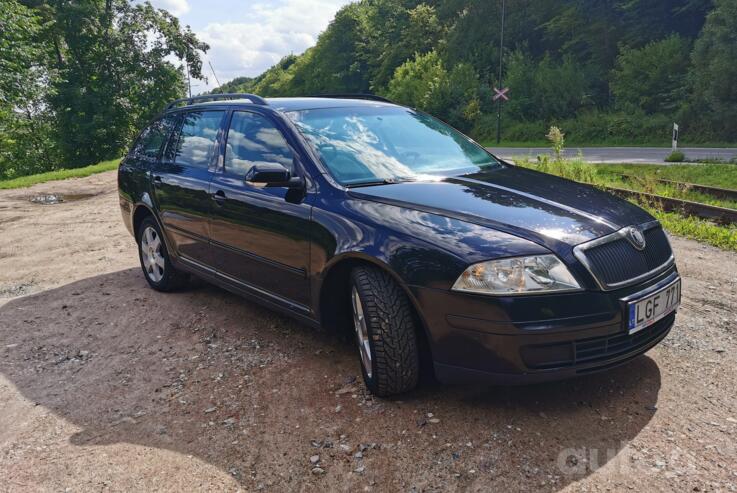 Skoda Octavia 2 generation Combi wagon 5-doors