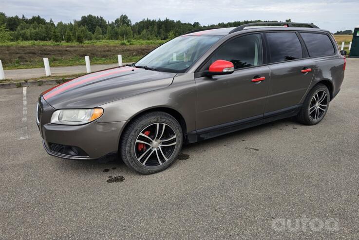Volvo V70 3 generation wagon
