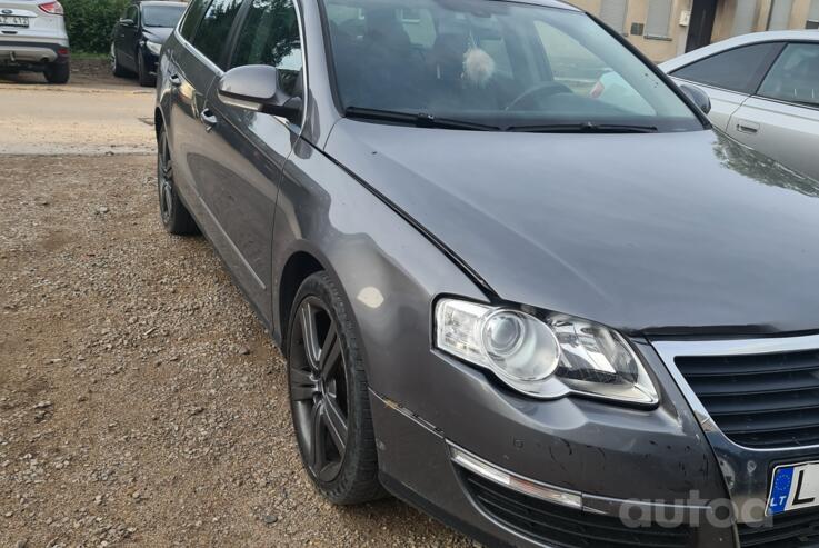 Volkswagen Passat B6 wagon 5-doors