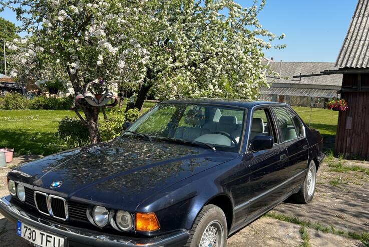 BMW 7 Series E32 Sedan