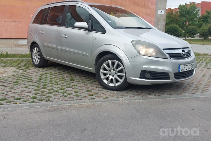 Opel Zafira B Minivan 5-doors