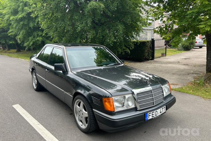 Mercedes-Benz W124 1 generation