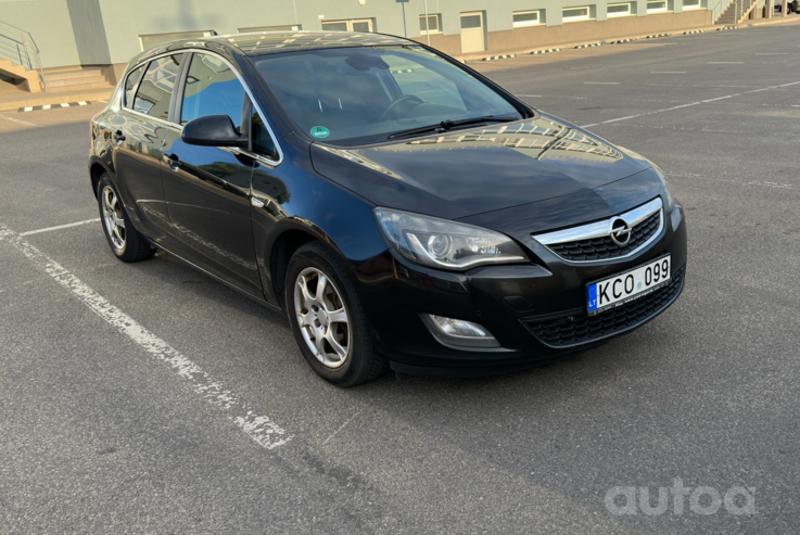 Opel Astra J Hatchback 5-doors