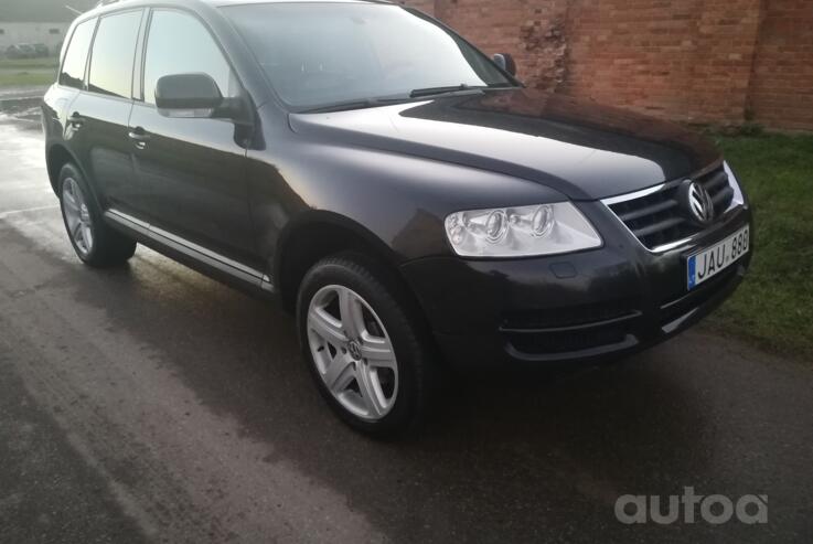 Volkswagen Touareg 1 generation Crossover