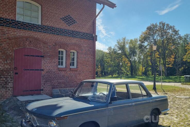 BMW 02 (E10) 1 generation