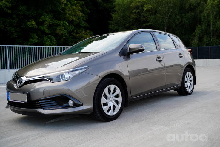 Toyota Auris 2 generation [restyling]