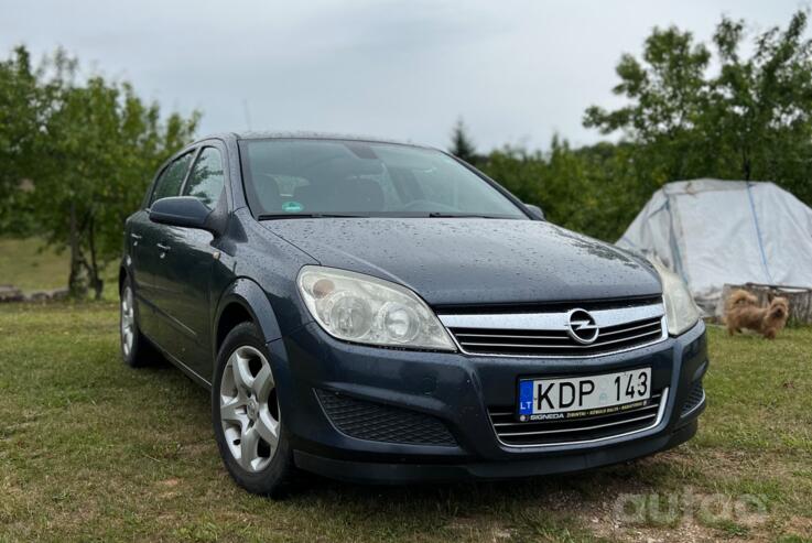 Opel Astra H Hatchback