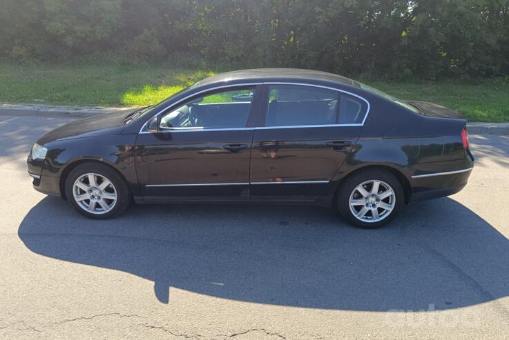 Volkswagen Passat B6 Sedan 4-doors
