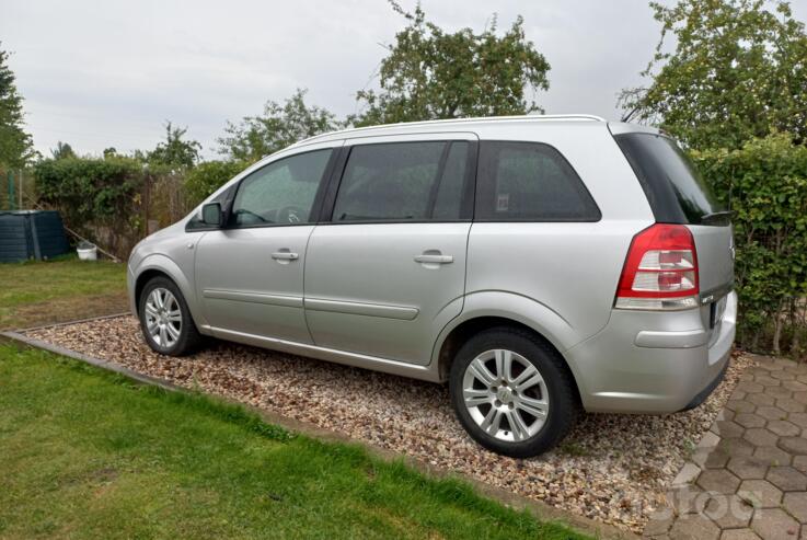 Opel Zafira B [restyling]