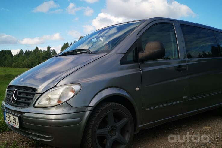 Mercedes-Benz Vito W639 Mixto minivan 4-doors