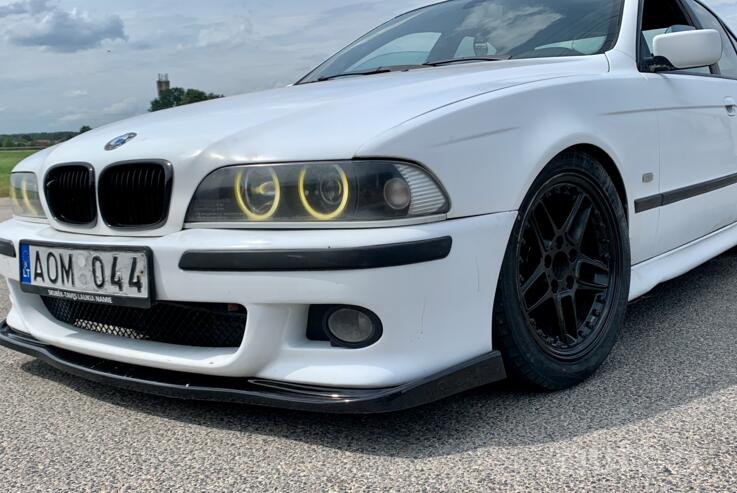 BMW 5 Series E39 Sedan 4-doors