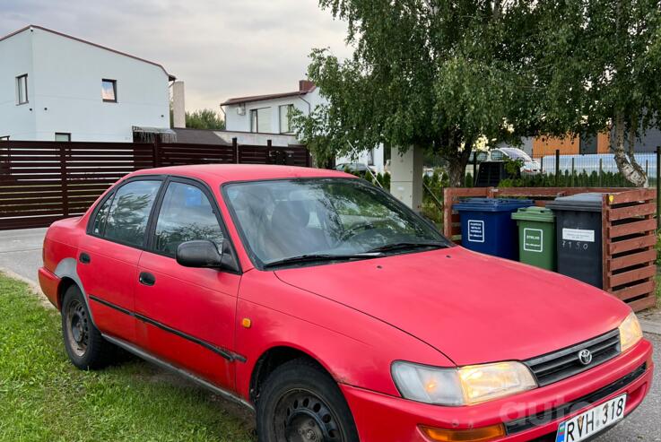 Toyota Corolla E100 Sedan