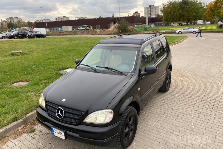 Mercedes-Benz M-Class W163 Crossover 5-doors
