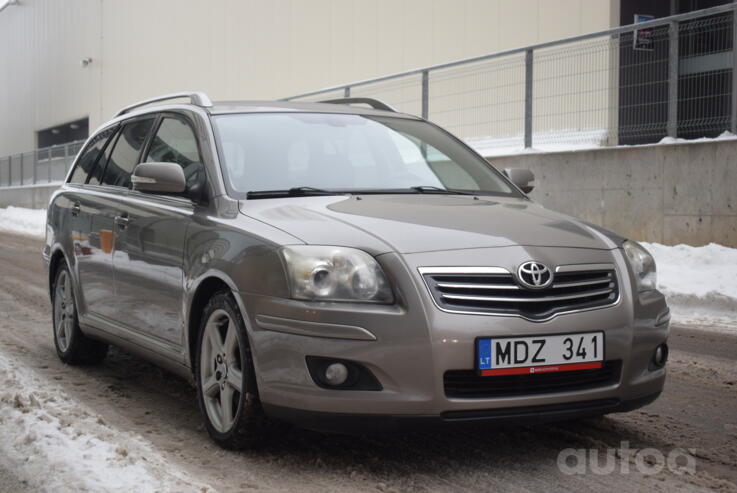 Toyota Avensis 2 generation wagon