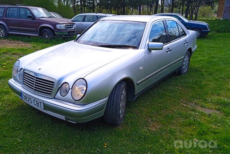 Mercedes-Benz E-Class W210 Sedan