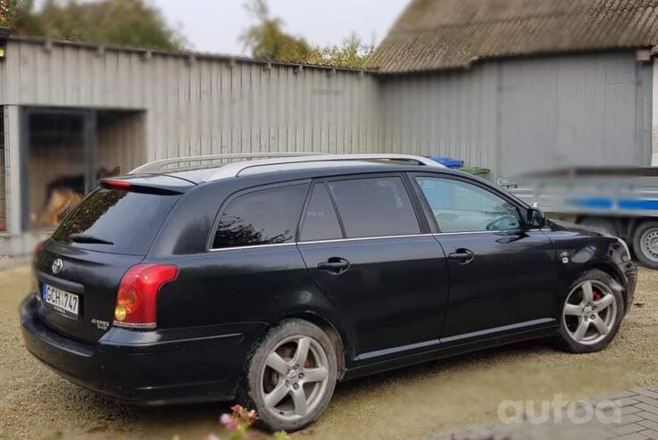 Toyota Avensis 2 generation wagon