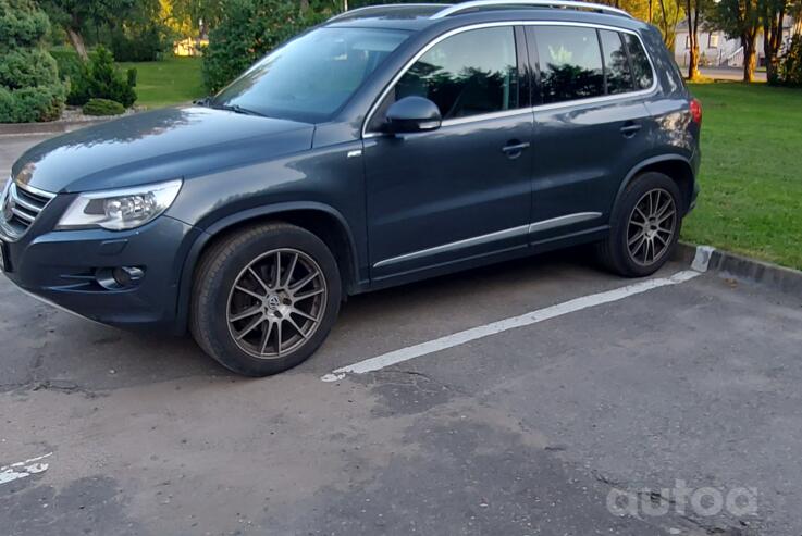 Volkswagen Tiguan 1 generation Crossover