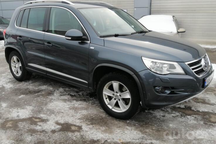 Volkswagen Tiguan 1 generation Crossover