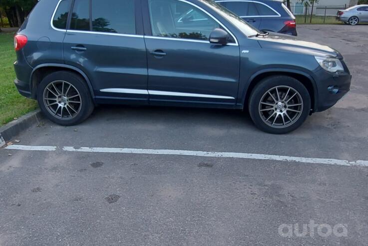 Volkswagen Tiguan 1 generation Crossover