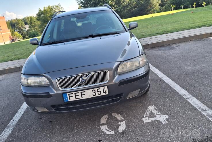 Volvo V70 2 generation wagon