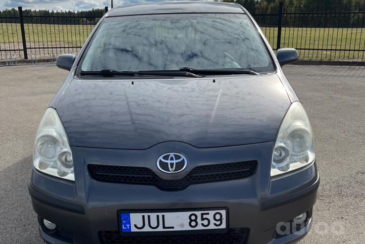 Toyota Corolla Verso 1 generation [restyling] -2 generation