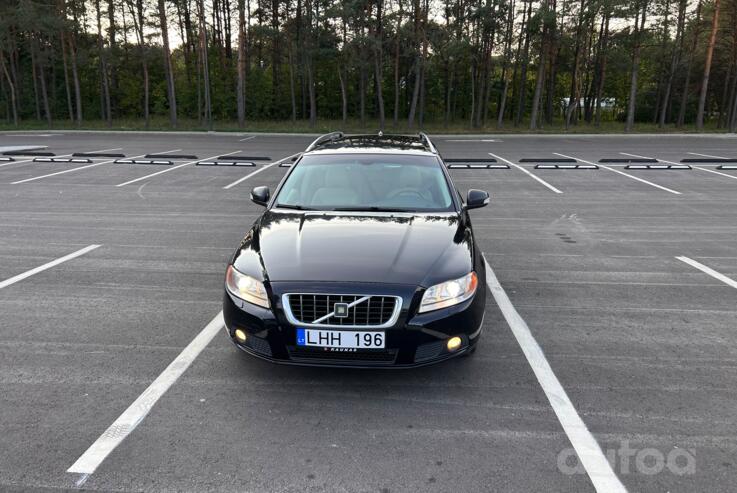 Volvo V70 3 generation wagon