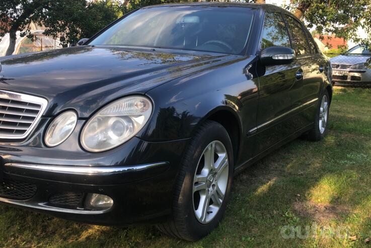 Mercedes-Benz E-Class W211 Sedan