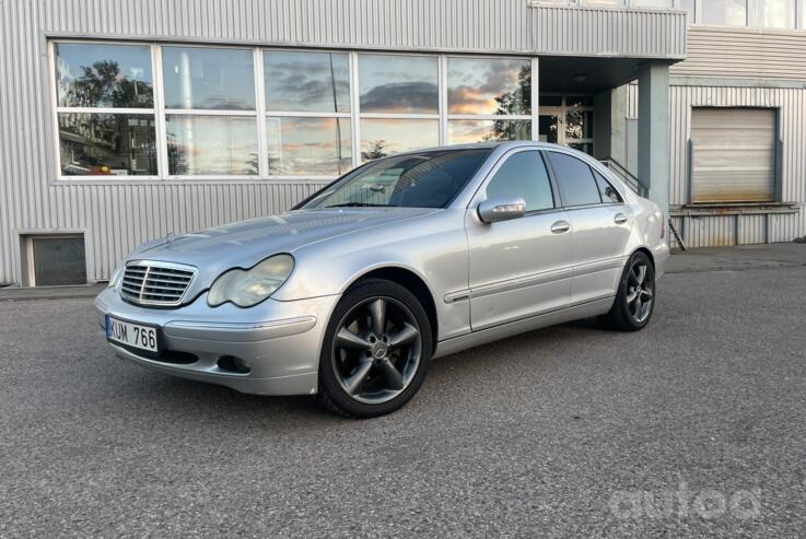 Mercedes-Benz C-Class W203/S203/CL203 Sedan