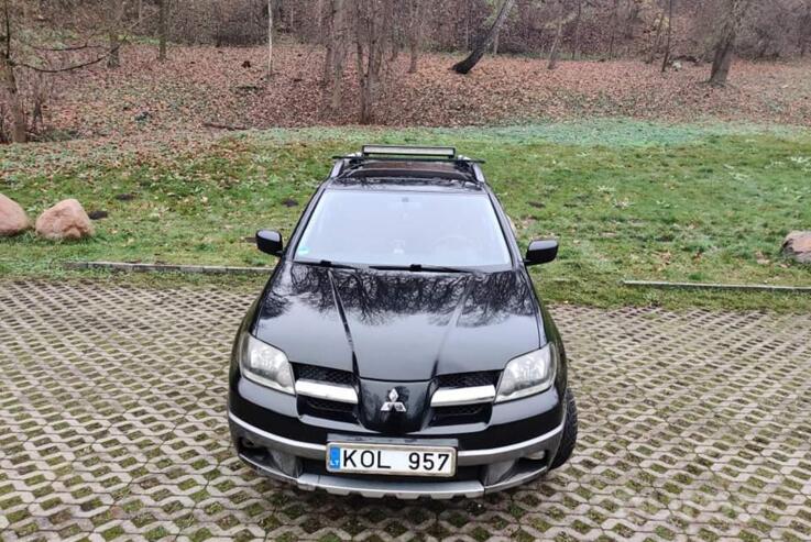 Mitsubishi Outlander 1 generation Crossover