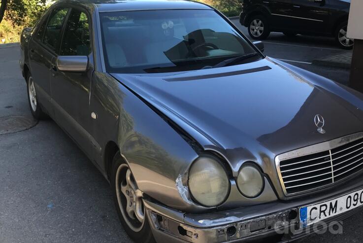 Mercedes-Benz E-Class W210 Sedan