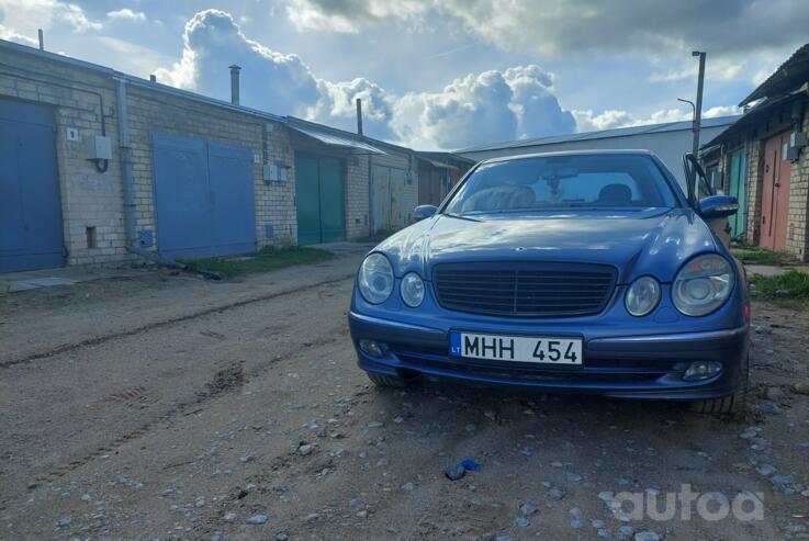 Mercedes-Benz E-Class W211 Sedan