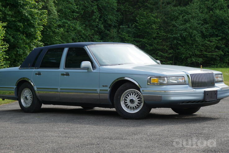 Lincoln Town Car 2 generation