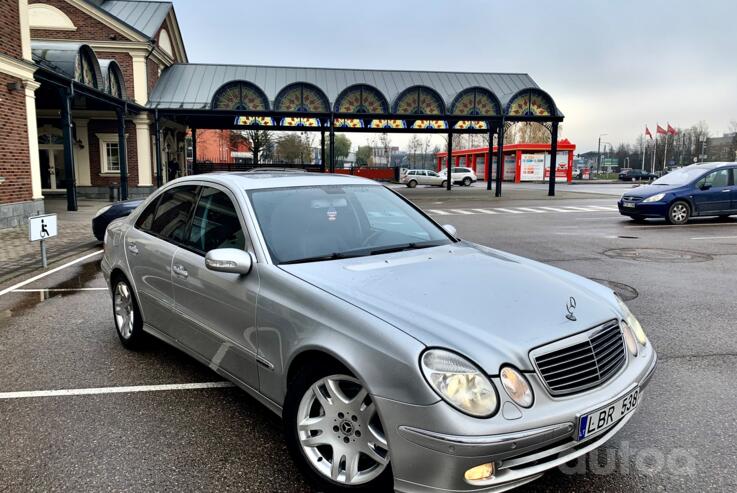 Mercedes-Benz E-Class W211 Sedan