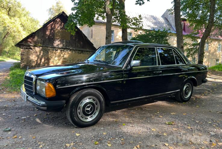 Mercedes-Benz W123 1 generation