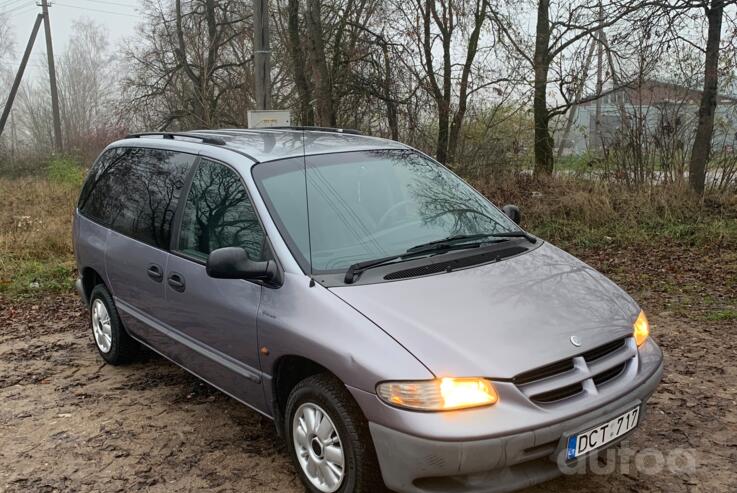 Chrysler Voyager 3 generation Grand minivan 5-doors