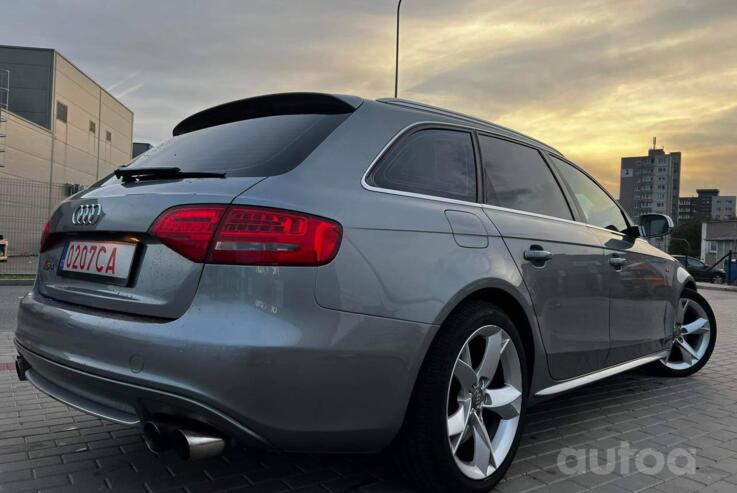 Audi S4 B8/8K Avant wagon 5-doors